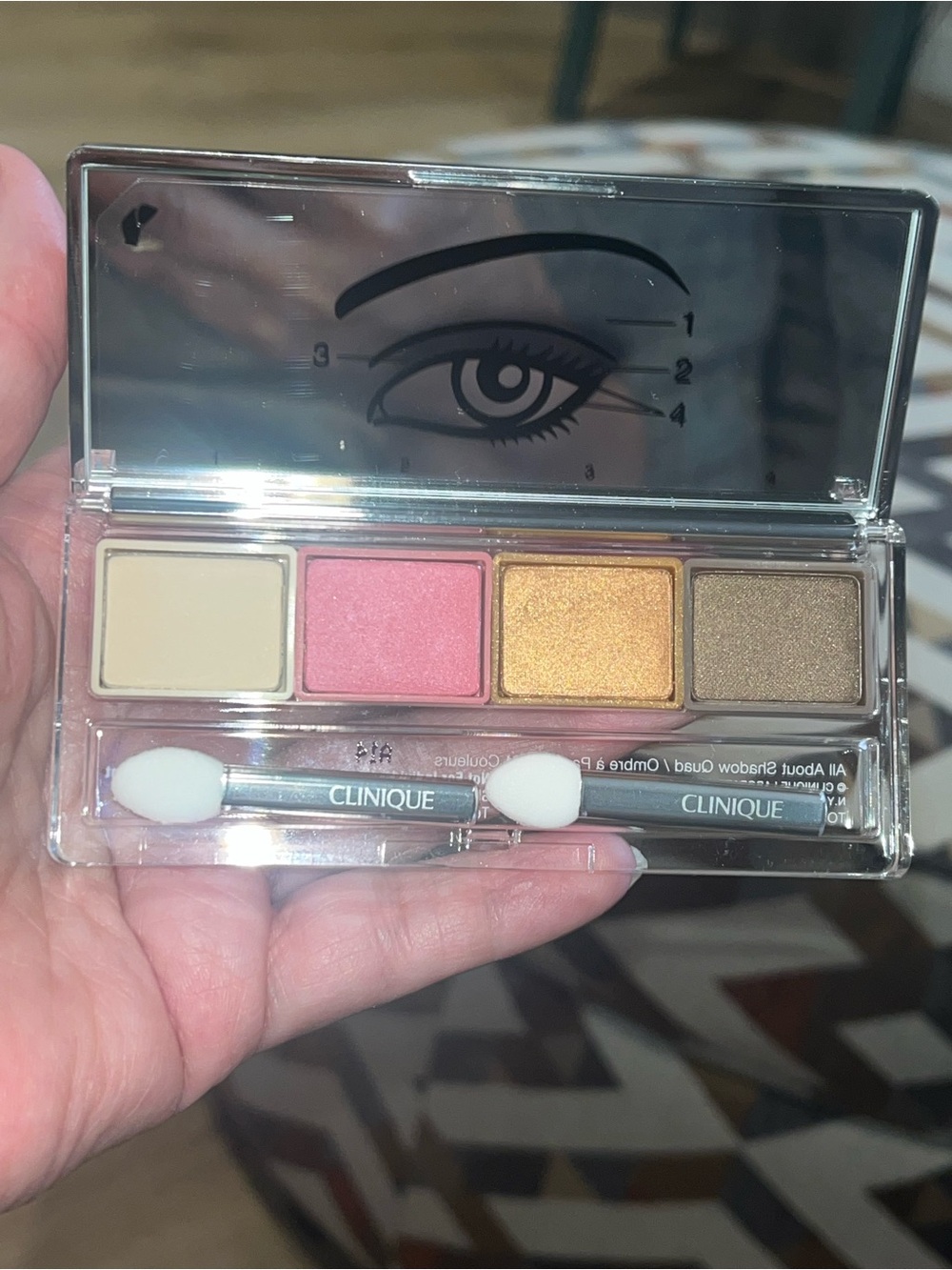 New Clinique Eyeshadow Palette - Picture 2 of 4